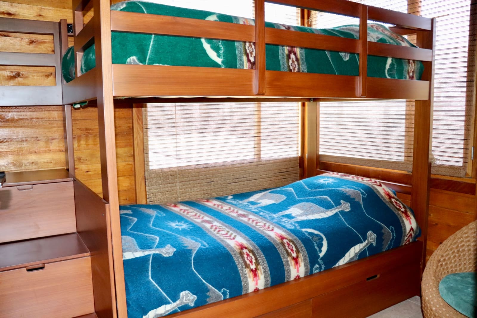 Habitación con cama litera